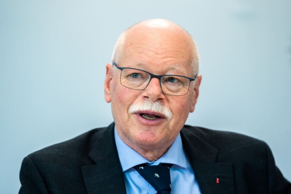 Ulrich Mäurer (SPD), Innensenator von Bremen, bei einer Pressekonferenz.