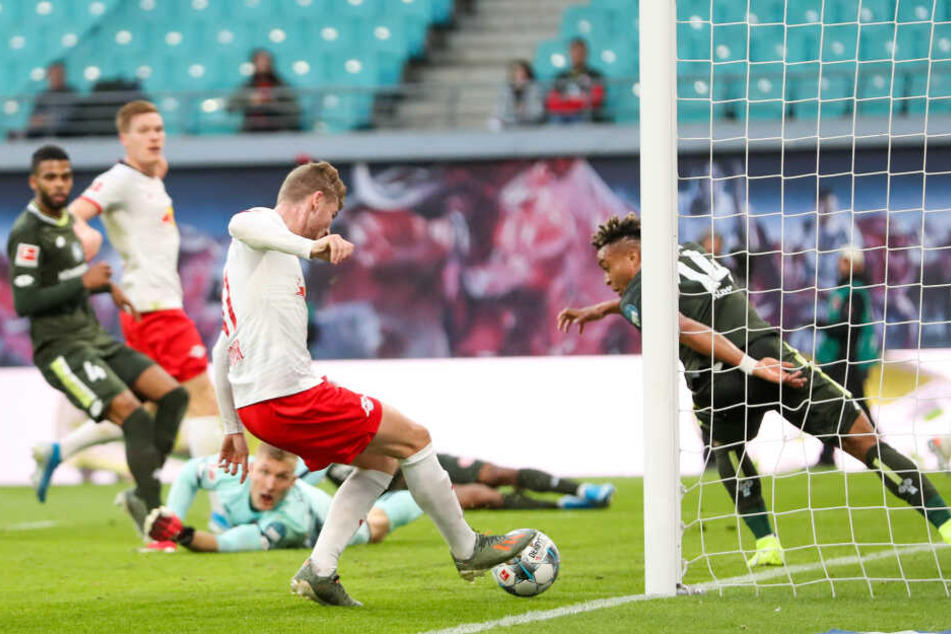 Nach einer halben Stunde spielte Christopher Nkunku mustergültig an den langen Pfosten, wo Timo Werner nur noch den Fuß zum 2:0 hinhalten musste.