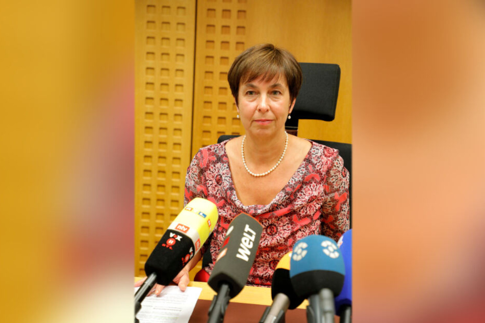 Der Chemnitzer Oberstaatsanwältin Ingrid Burghart war der Fauxpas eines Kollegen gestern hörbar peinlich.