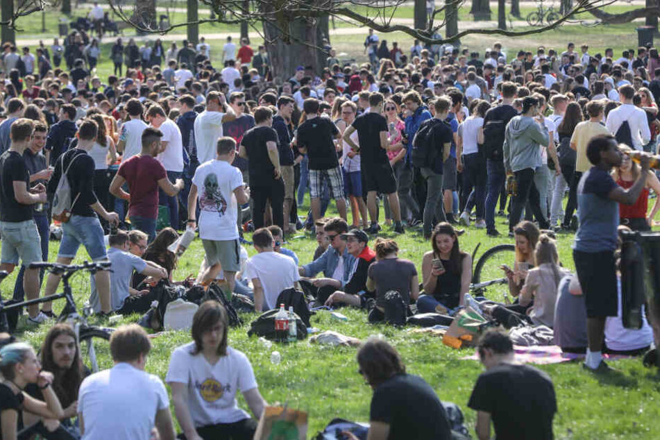Im Grüneburgpark feiern wohl auch in diesem Jahr wieder 2500 Abiturienten.
