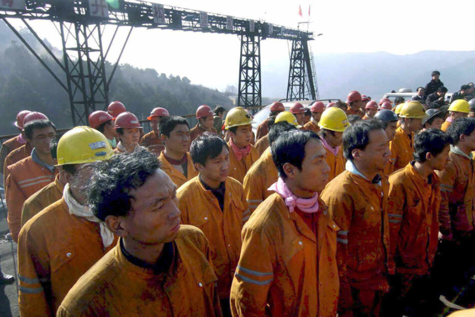 2007 sind in China 105 Bergleute bei einer Explosion am Tagebau ums Leben gekommen.