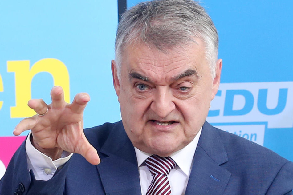 Für NRW-Innenminister Herbert Reul (66) ist die Rückkehr ehemaliger IS-Kämpfer mit deutschem Pass alternativlos.