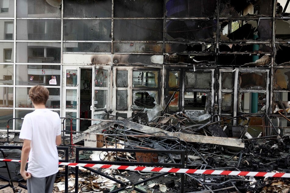 In Bordeaux wurde ein Gymnasium in Brand gesteckt.
