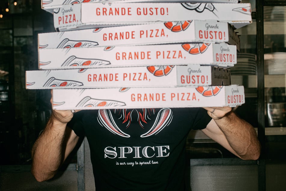 Insgesamt 35 Pizzen hat das Team bestellt.