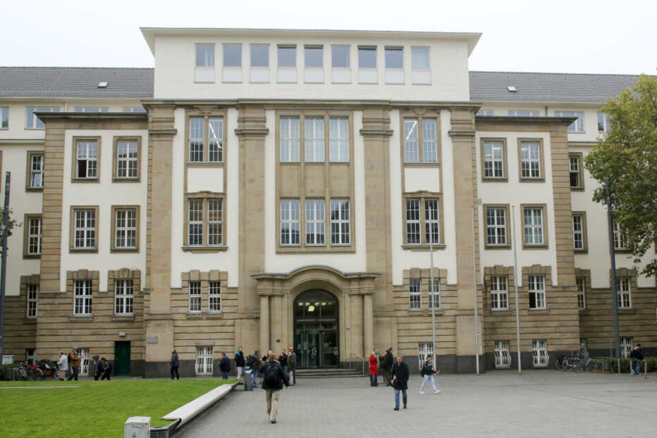 Das Landgericht Duisburg. Hier findet der Prozess statt.