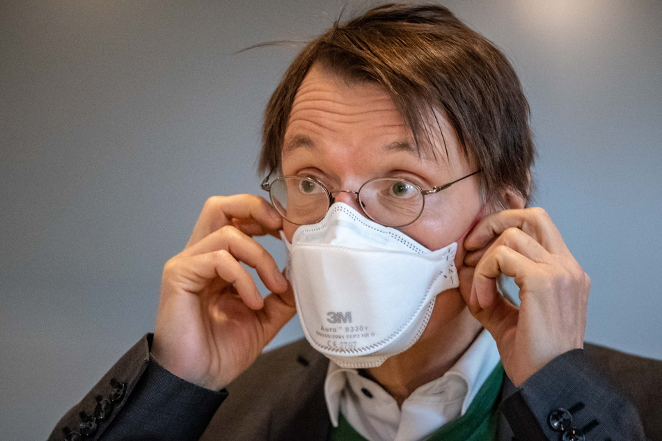 Würde am liebsten sofort mit AstraZeneca weiterimpfen: Karl Lauterbach (58, SPD).