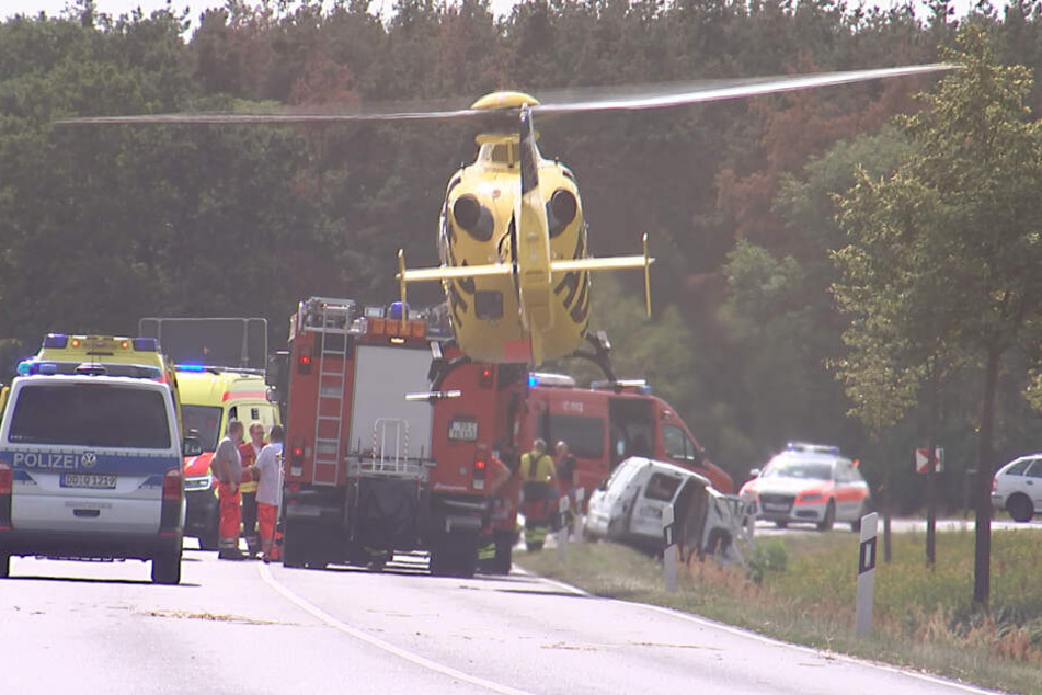 Ein Insasse musste mit dem Rettungshubschrauber in eine Klinik geflogen werden.
