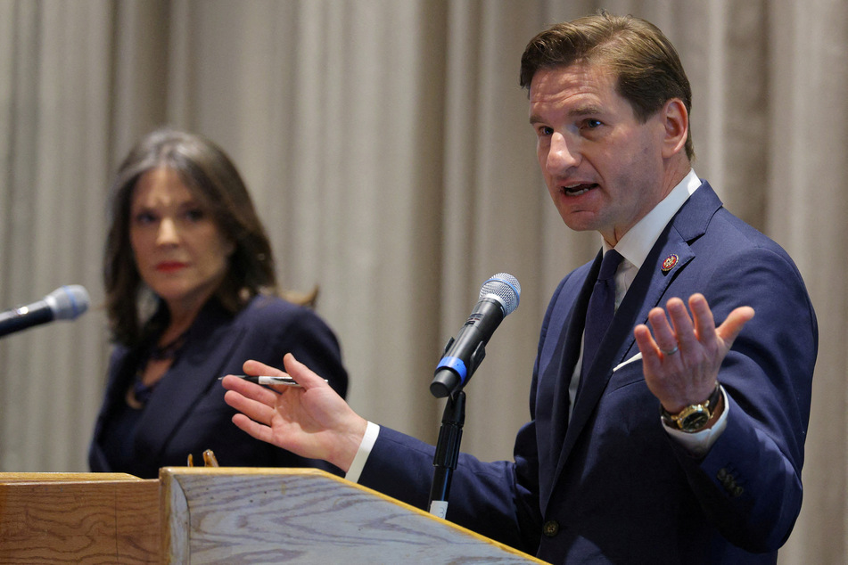 Dean Phillips and Marianne Williamson both called out the DNC's shady primary tactics in their debate in Manchester, New Hampshire.
