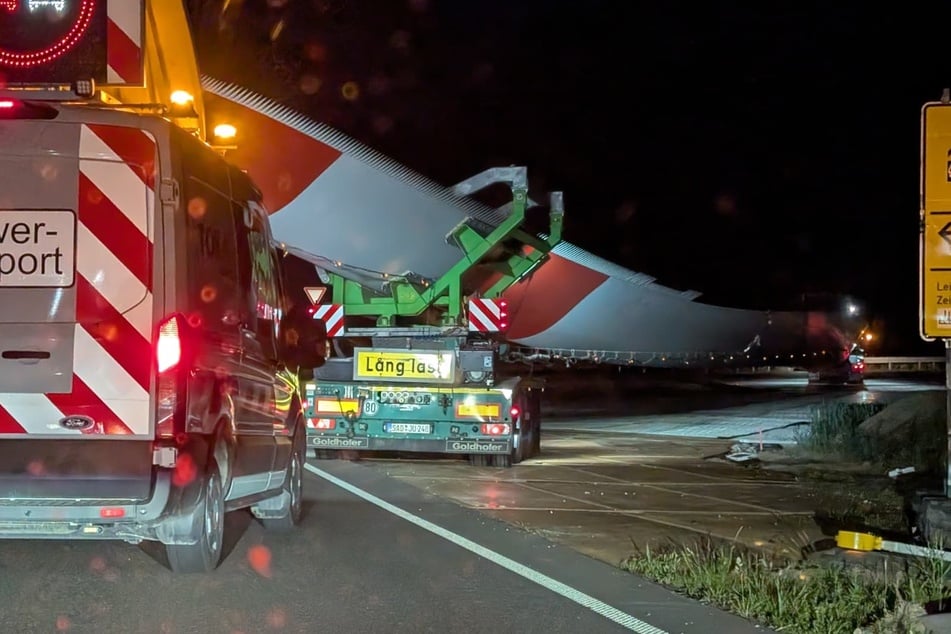 Mehrere Kurvenbereiche auf der Strecke wurden mit Platten ausgelegt.