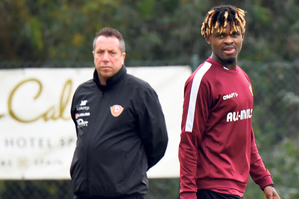 Kamen bisher noch nicht zusammen: Winter-Neuzugang Godsway Donyoh und Dynamo-Trainer Markus Kauczinski (h.). Vielleicht schlägt am Freitag in Regensburg die Stunde des Senegalesen.