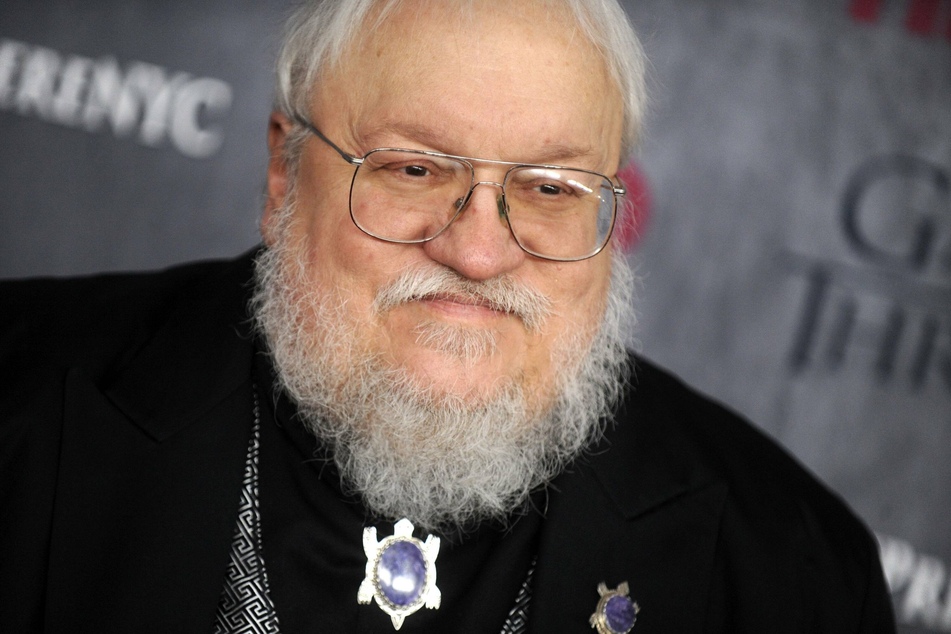 George R.R. Martin (71) shares some absurd stories from the filming of the pilot.