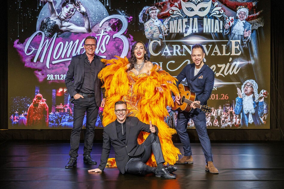Freuen sich auf beide Shows: Mirko Meinel (53), Rita Lynch und Mazze Wiesner (40, v.l.). Vorn Musiker und Regisseur Guido Gentzel (48)