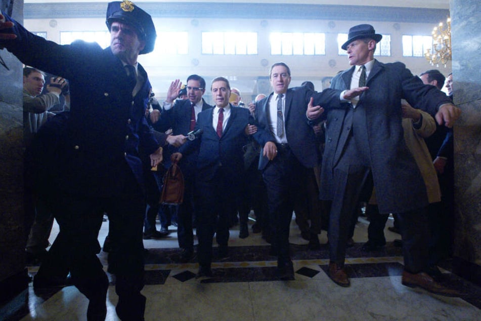 Martin Scorsese knüpft mit "The Irishman" nahtlos an seine zeitlosen Meisterwerke wie "GoodFellas - Drei Jahrzehnte in der Mafia" oder "Casino" an.