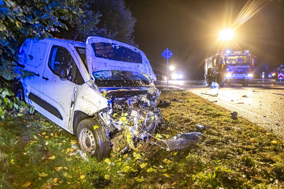 Der Transporter glich nach dem Crash einem Wrack.