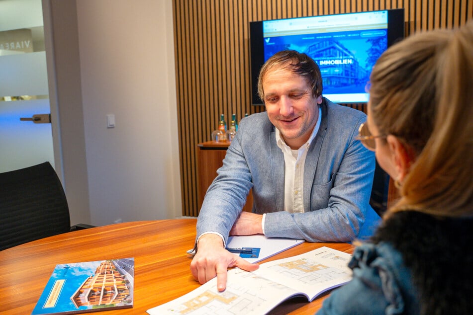 Mit einer klaren Strategie hilft VIAREALIS, das eigene Vermögen Schritt für Schritt planbarer aufzubauen.