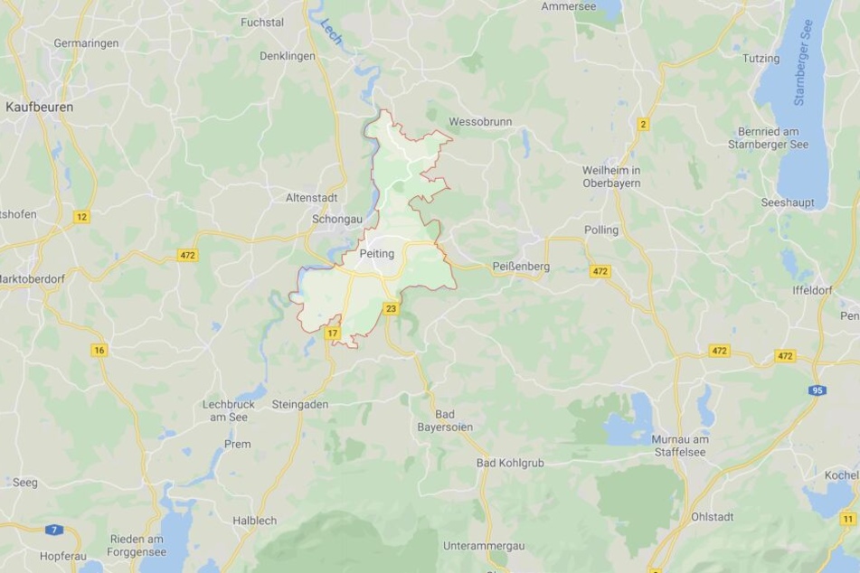 Ein 91 Jahre alter Mann ist bei einem Unfall mit seinem Wagen gestorben.