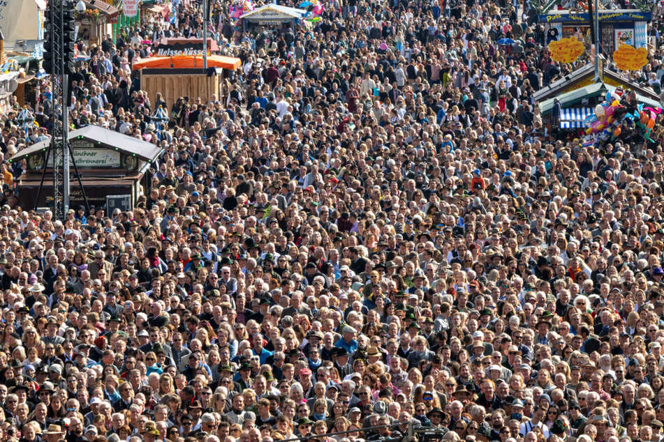 Das Münchner Oktoberfest lockt jedes Jahr Millionen Besucher auf die Theresienwiese.