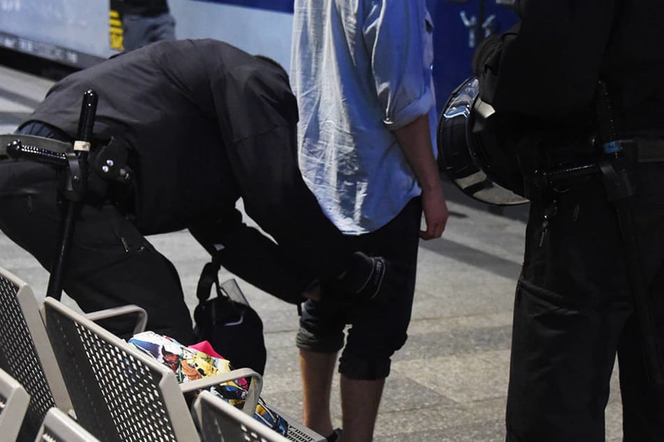 Die Polizei ermittelt in beiden Fällen wegen Körperverletzung. (Symbolbild)