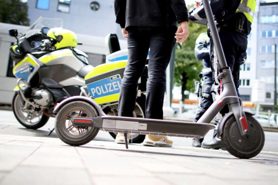 Viele E-Roller-Fahrer riskieren in Nordrhein-Westfalen ihren Führerschein, weil sie angetrunken fahren.
