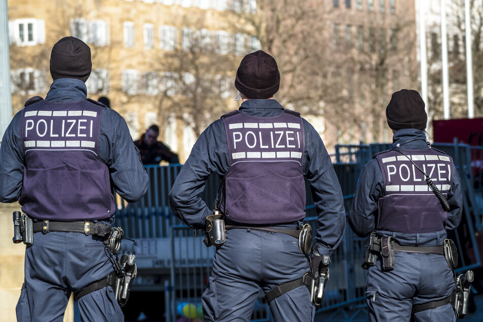 Die Polizei nahm bei der Großrazzia am Dienstag in NRW und Hessen sechs Personen fest (Symbolbild).
