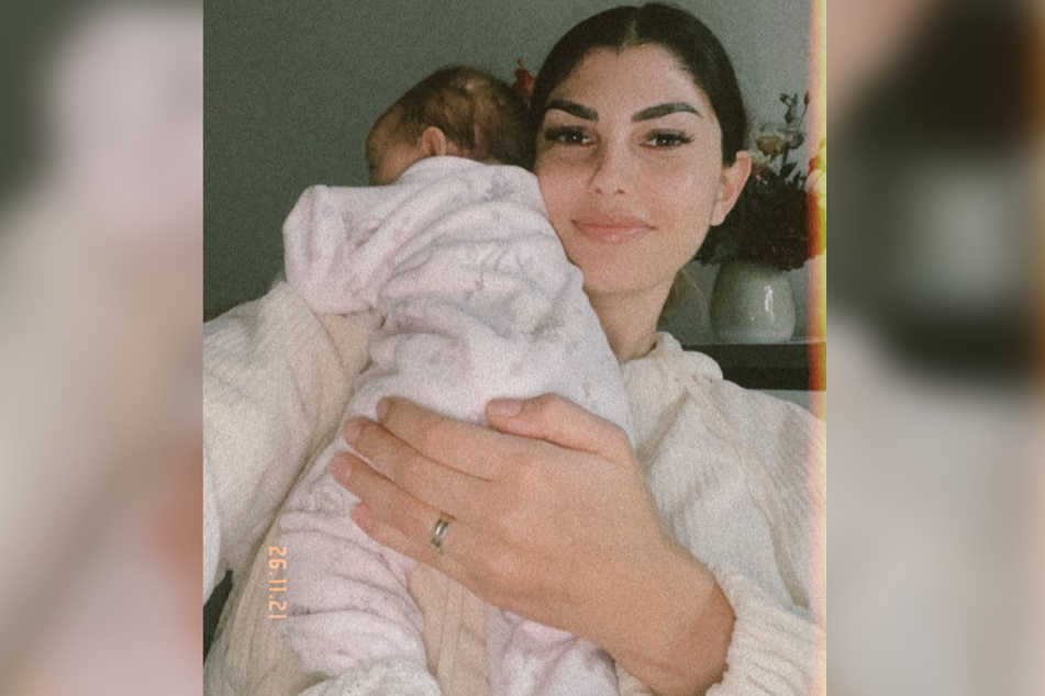 Yeliz Koc (28) teilte ein süßes Bild mit ihrer Tochter.