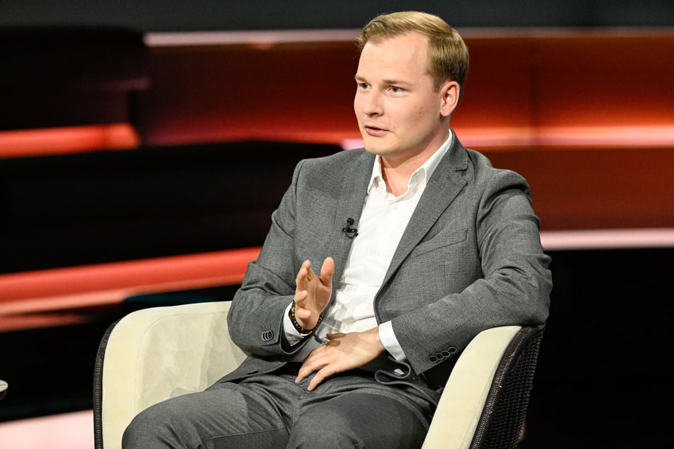Journalist Christian Schweppe (40) unterstützte den Moderator bei der Frage nach konkreten Zahlen.