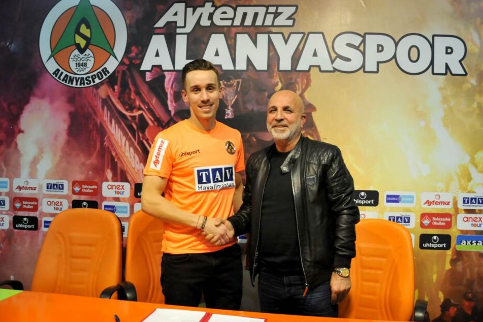 Sural bei seiner Vorstellung bei Aytemiz Alanyaspor.