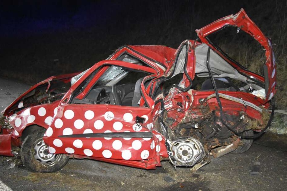 Die Familie in dem Suzuki wurde schwer verletzt.