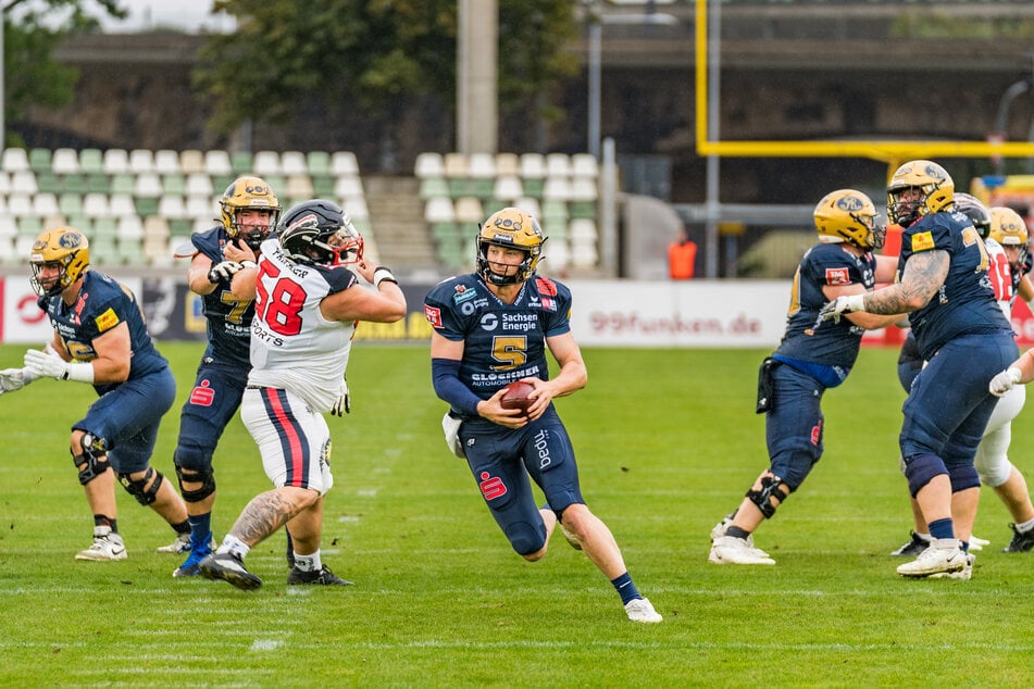 Als es auf ihn ankam, blieb Rocky Lombardi (28, M.) ganz cool. Der Monarchs-Spielmacher führte die Dresdner in die Play-offs.