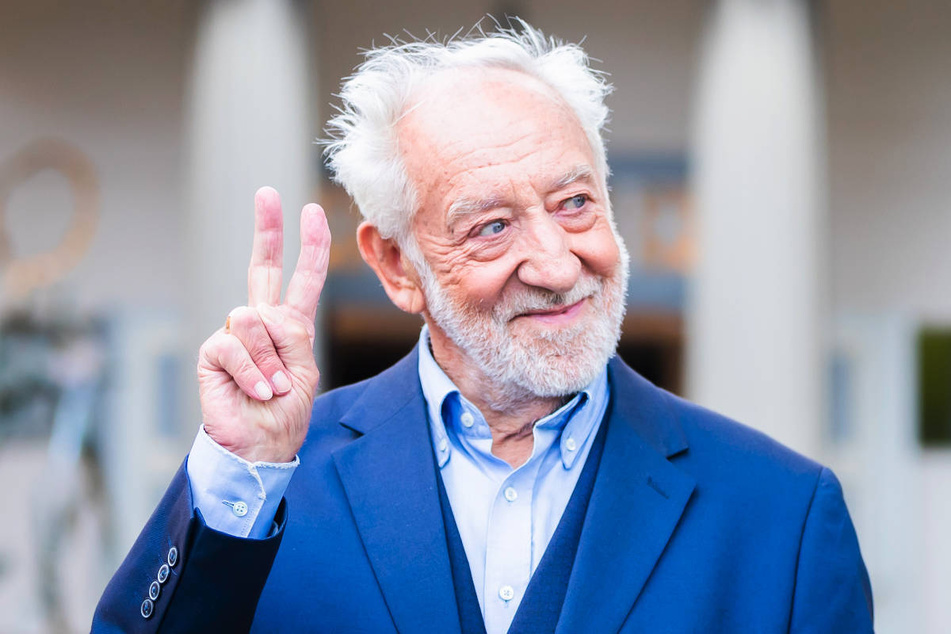 Dieter Hallervorden hat trotz eines Wasserschadens Humor bewiesen.