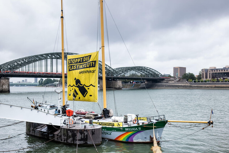 Greenpeace hatte den Rhein großflächig untersucht und auf Rückstände von Mikroplastik untersucht.