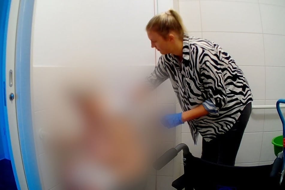 Die Undercover-Reporterin machte sich über mehrere Tage hinweg selbst ein Bild von den Zuständen in dem Neusser Alloheim.