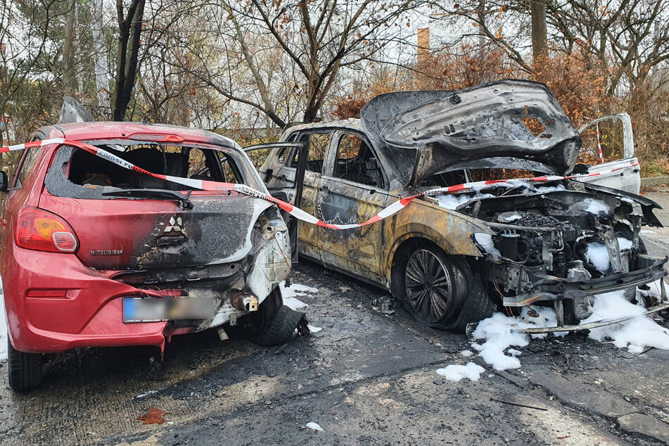 Fünf Autos in Halle angezündet: 90.000 Euro Schaden