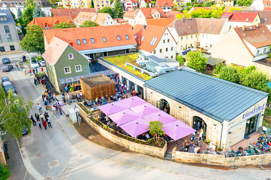 Sowohl der Ranunkelhof als auch das Designhotel Laurichhof im malerischen Pirna suchen Verstärkung für ihre Teams.