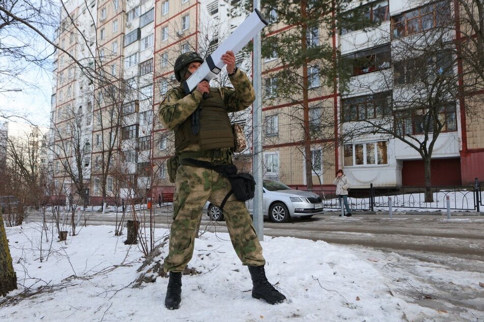 Das ukrainische Militär berichtet auch von angeblichen russischen Sabotagetrupps, die versuchen über die Grenze einzudringen. (Archivbild)