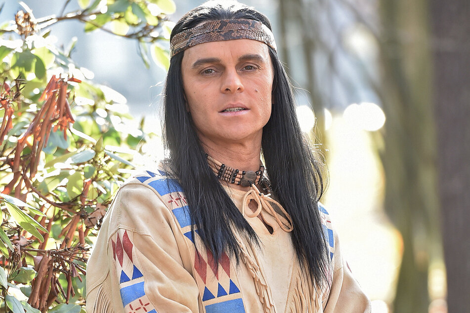 Vom Drahtesel geholt: Michael Berndt-Cananá (44) als "Winnetou".