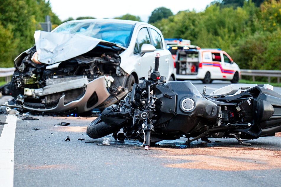 Auf der B426 in Hessen ist es zu einem Unfall gekommen.