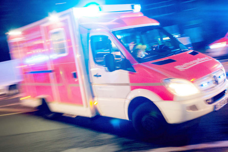 In Bayern ist es auf der B471 zu einem schrecklichen Unfall gekommen. (Symbolbild)