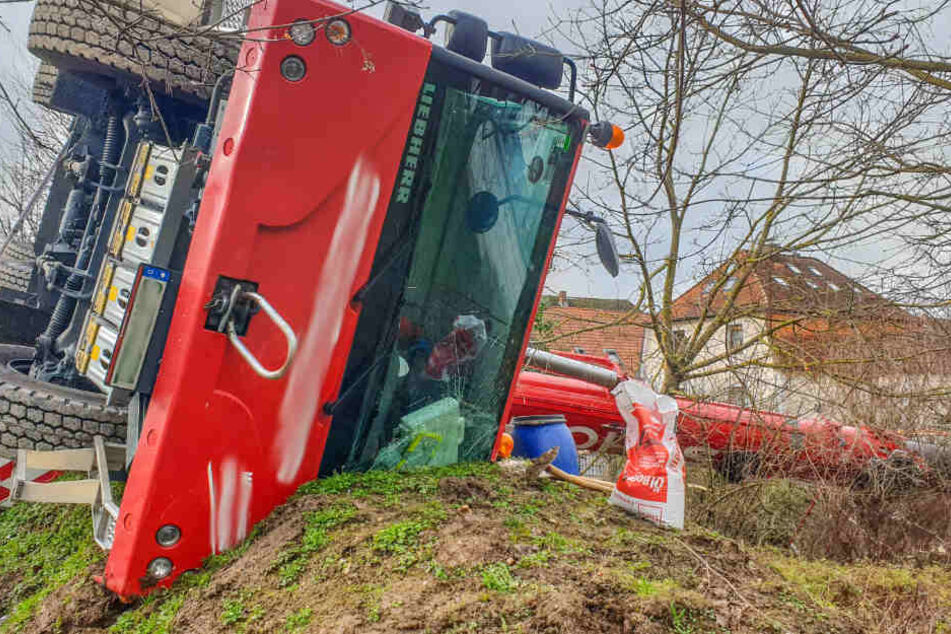 Der Kranführer wurde bei dem Unfall leicht verletzt.