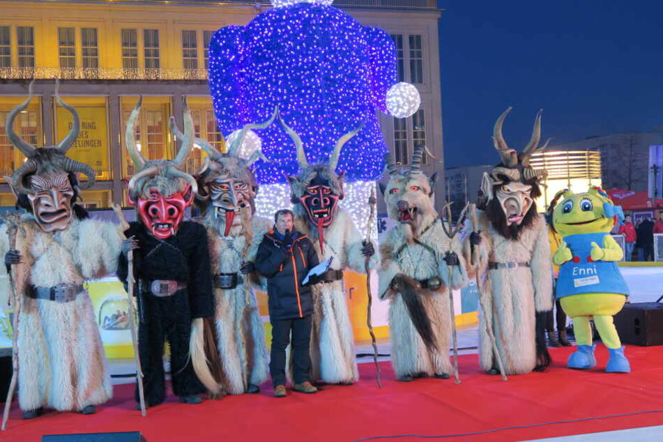 Zusammen mit den "Mostviertler Königsperchten" wurde am Freitag der Leipziger Eistraum eröffnet.
