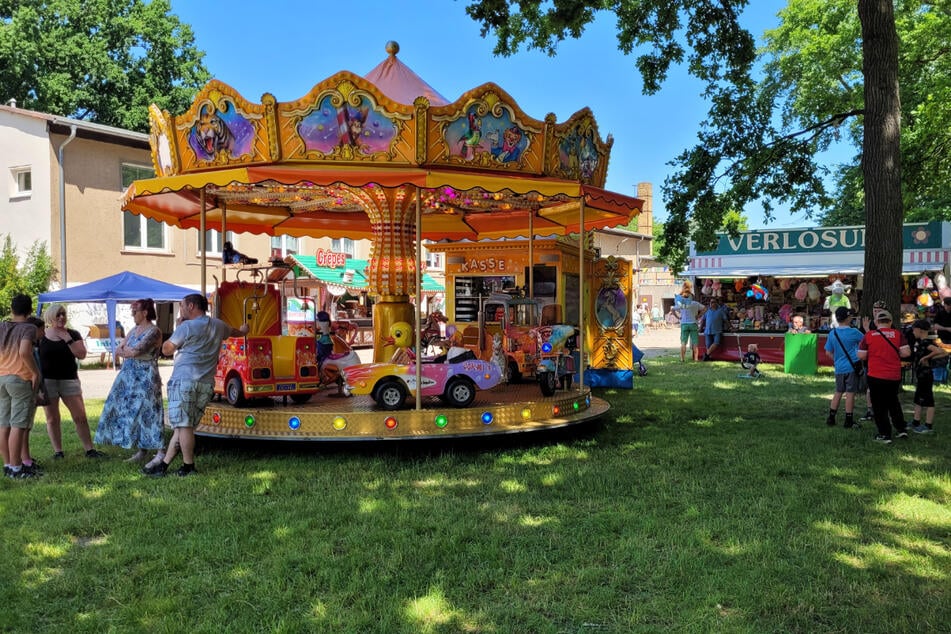 Auf dem Sommerfest in Meusdorf wirbt der Historienkreis für seine Arbeit und sucht Zeitzeugen und Material von früher.