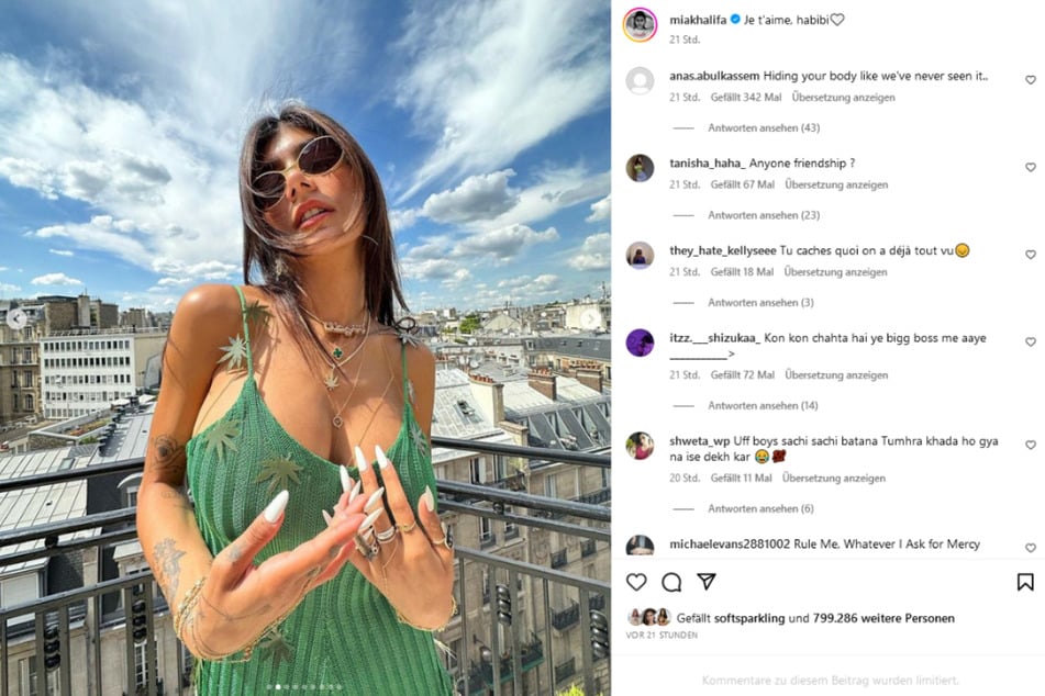 In Paris zeigte sich Mia Khalifa (30) sexy und gut gelaunt.