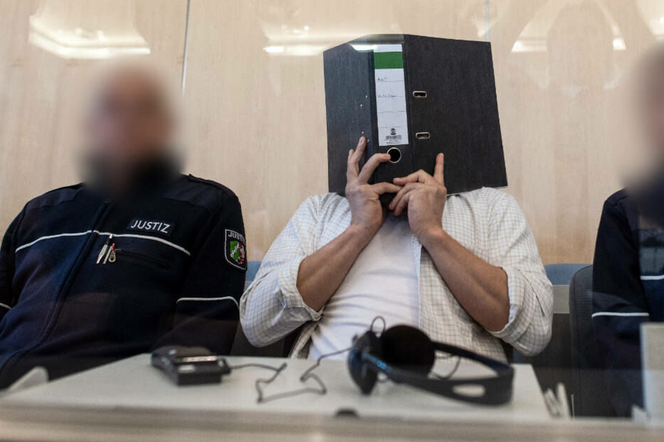 Sein Verteidiger erklärte, Sief Allah H. sei verhandlungsunfähig. Ein Amtsarzt wollte dies aber nicht bestätigen.