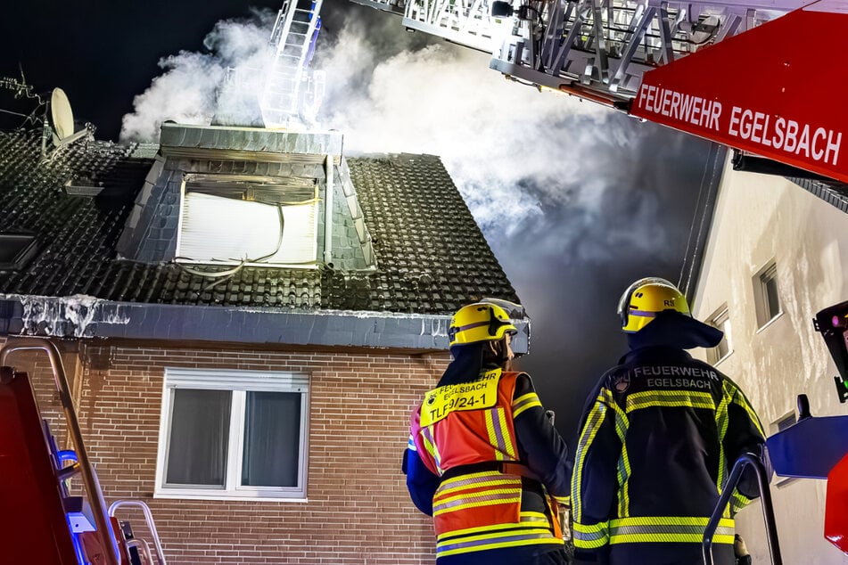 In der Straße "Im Hasengrund" in Egelsbach kam es am Freitagabend zu einem Wohnhausbrand.