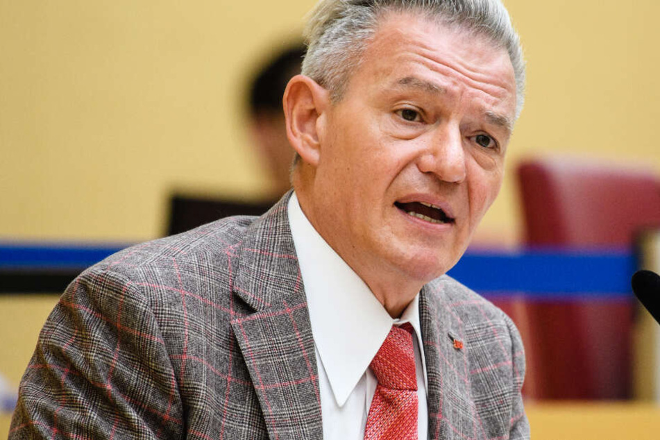 SPD-Fraktionschef Horst Arnold findet klare Worte im Hinblick auf die Situation.