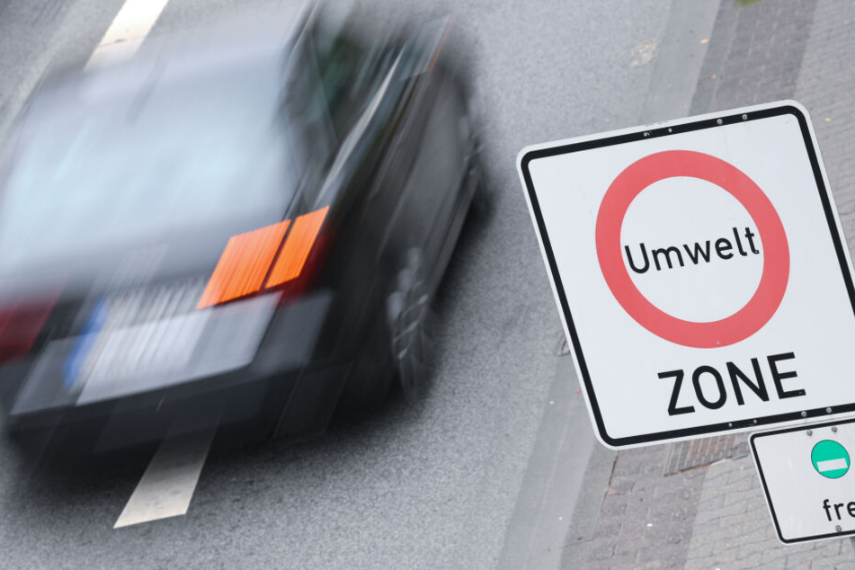 In Darmstadt ist das Dieselfahrverbot bereits beschlossene Sache, in Frankfurt konnte man es vorerst abwenden (Symbolbild).