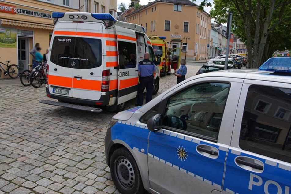Polizei und Rettungskräfte sind in Auerbach im Großeinsatz.