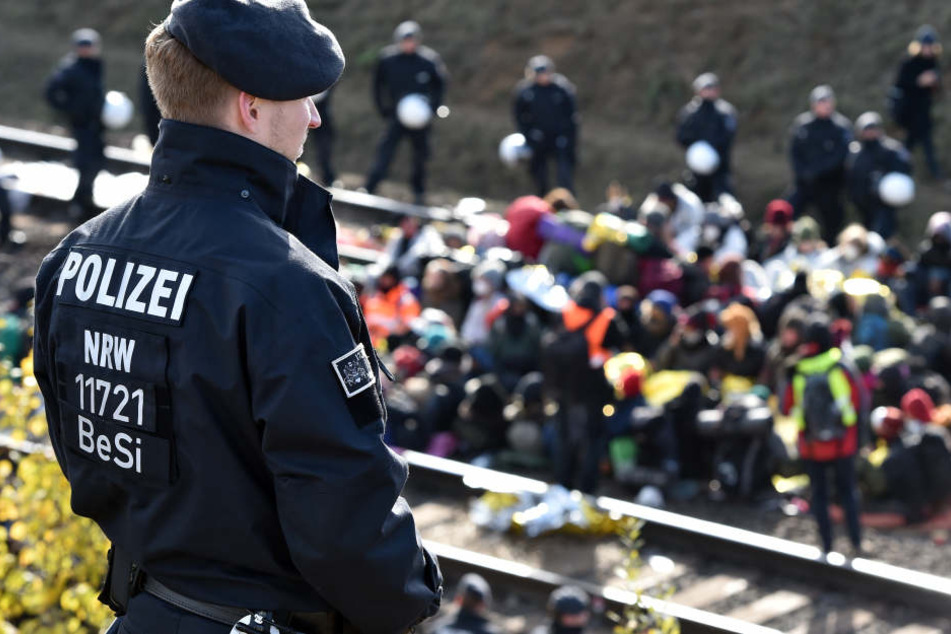 Dem Fotografen wurde sogar die Ausrüstung beschlagnahmt.