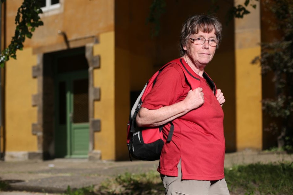 Die Dresdnerin Elke Brückner (68) möchte das Alter genießen. Doch wegen ihrer geringen Rente muss sie jobben.