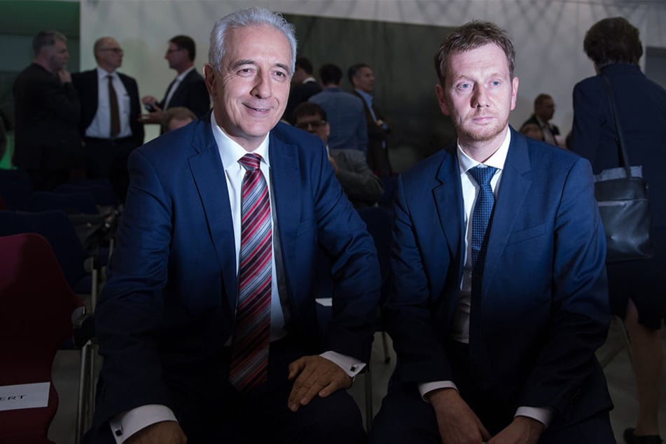 Ministerpräsident und
CDU-Chef Stanislaw Tillich
(58, l.) hat Michael
Kretschmer (42, CDU)
als seinen Nachfolger
vorgeschlagen. Der
Machtwechsel ist in der heißen Phase.